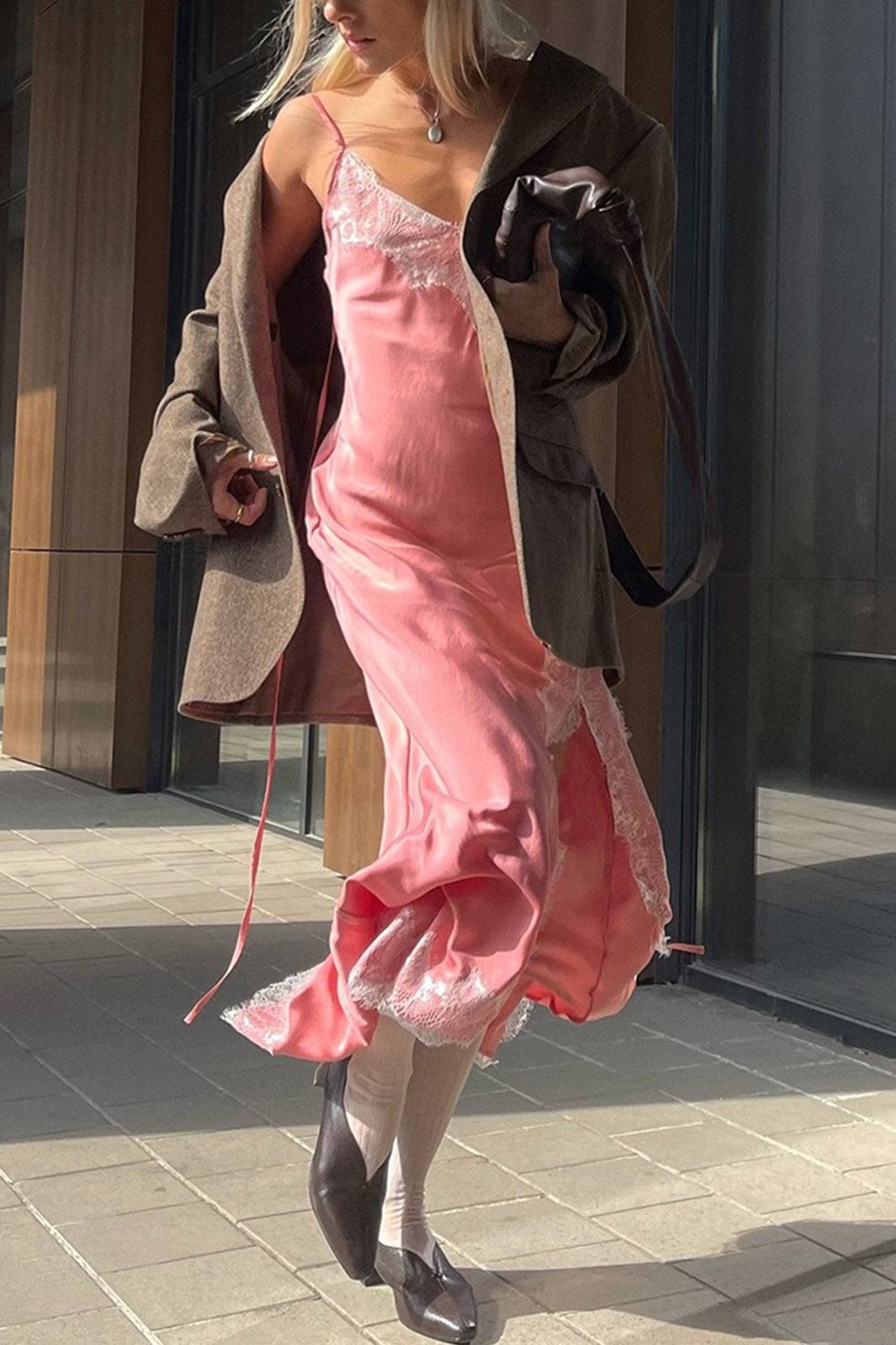 Vestido largo para mujer de tirantes con encaje y abertura lateral - Victoria