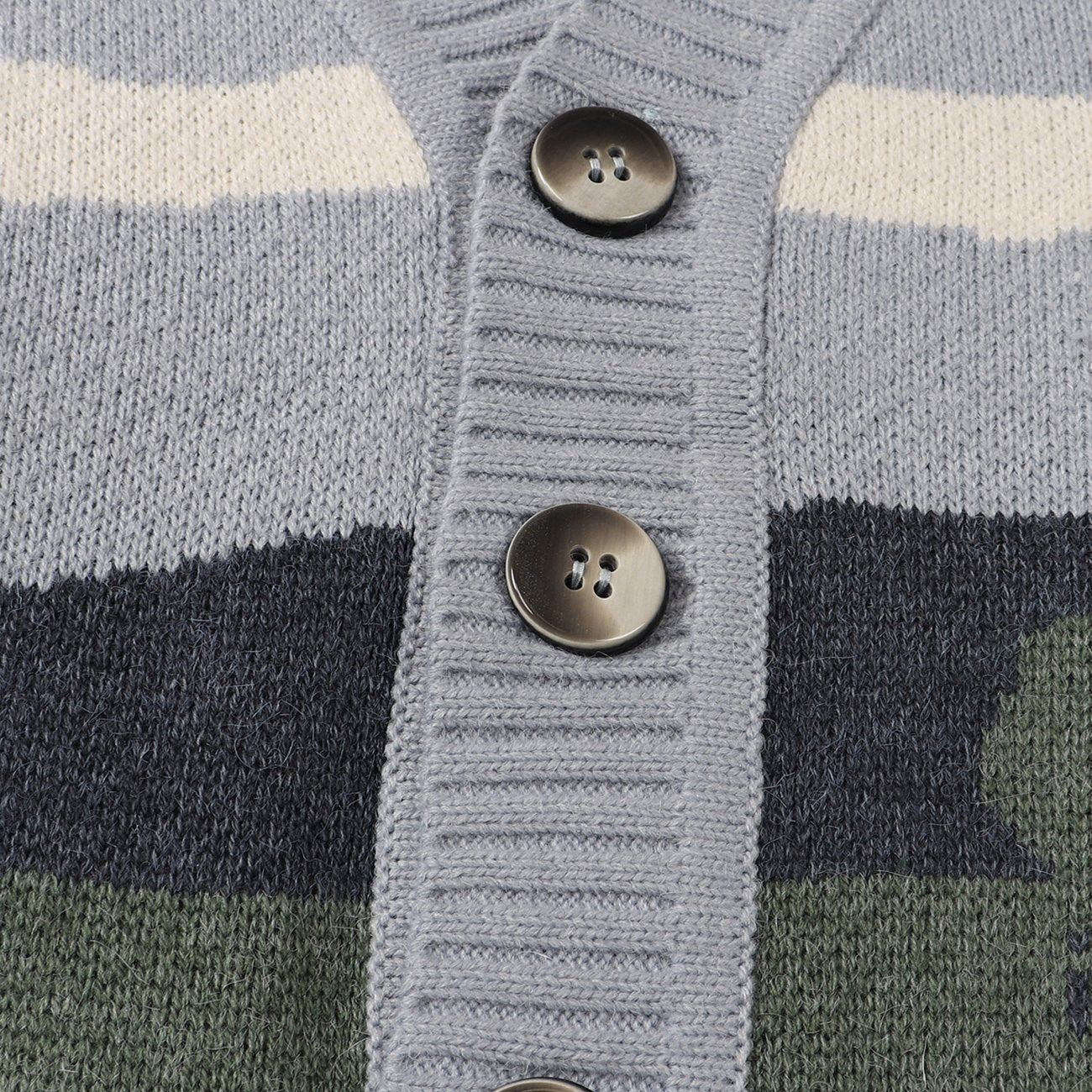 Cardigan de punto medio para hombre con botones y diseño gráfico en el tejido urbano