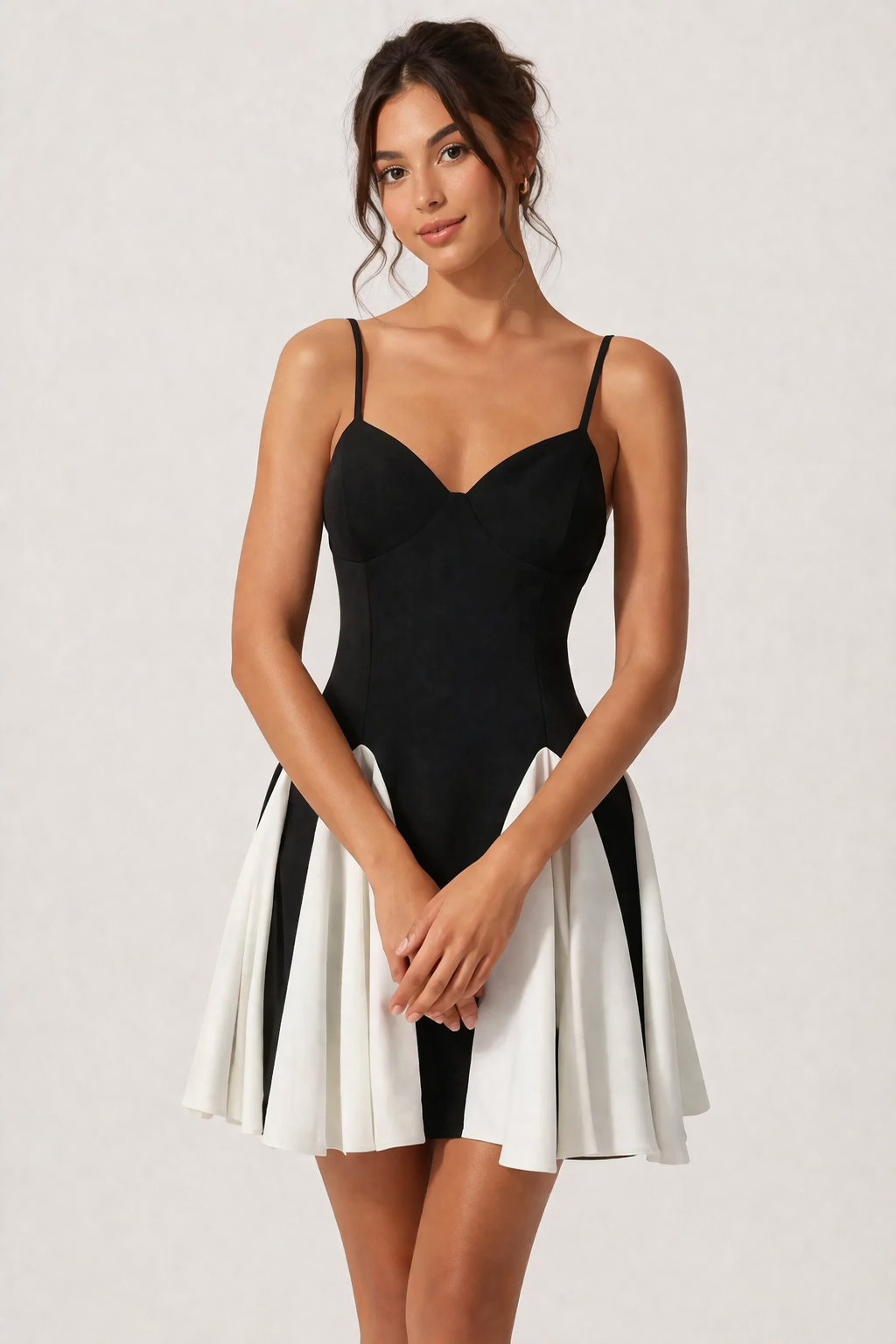 Minivestido elegante con estilo festivo para el verano - Amalia