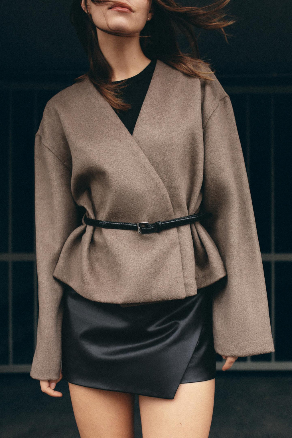 Chaqueta corta mujer cinturón escote V cruzada elegante entretiempo - Irina