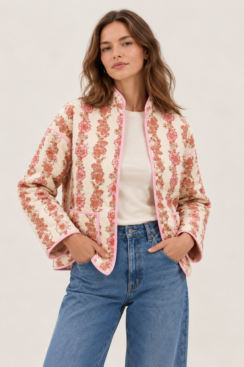 Chaqueta acolchada mujer cuello alto floral hileras verticales ribetes delicada - Ludovica