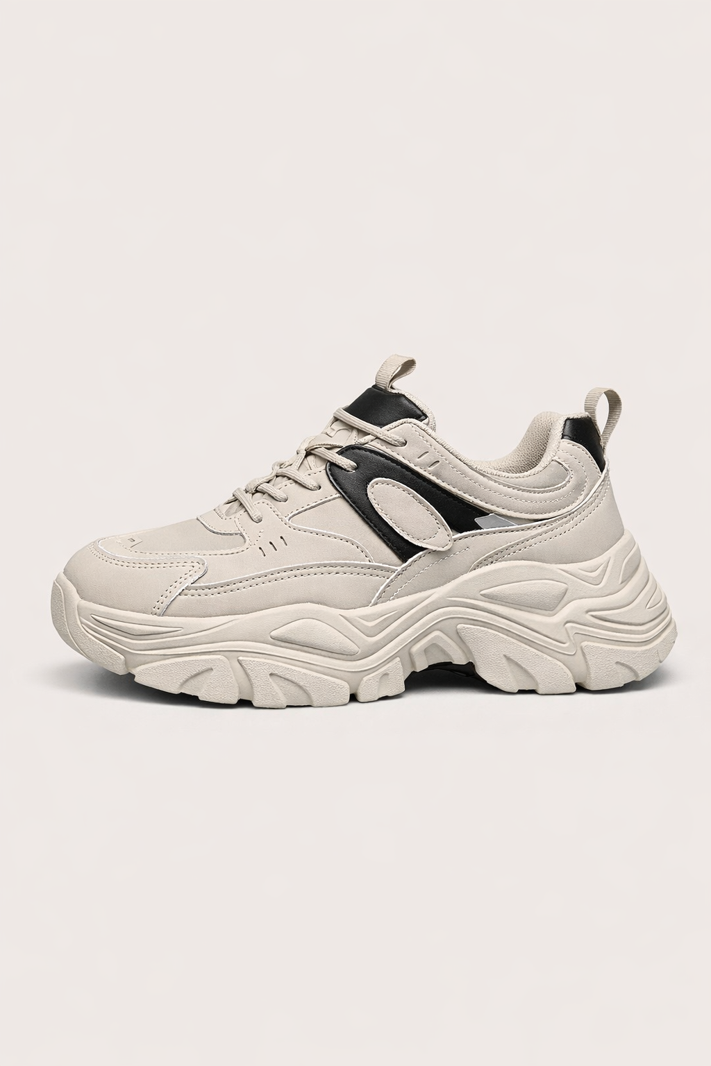 Tenis deportivos para mujer con suela robusta y diseño moderno - Alessandra