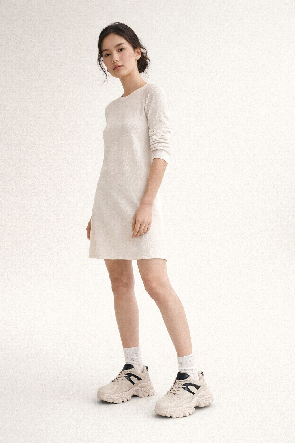 Tenis deportivos para mujer con suela robusta y diseño moderno - Alessandra