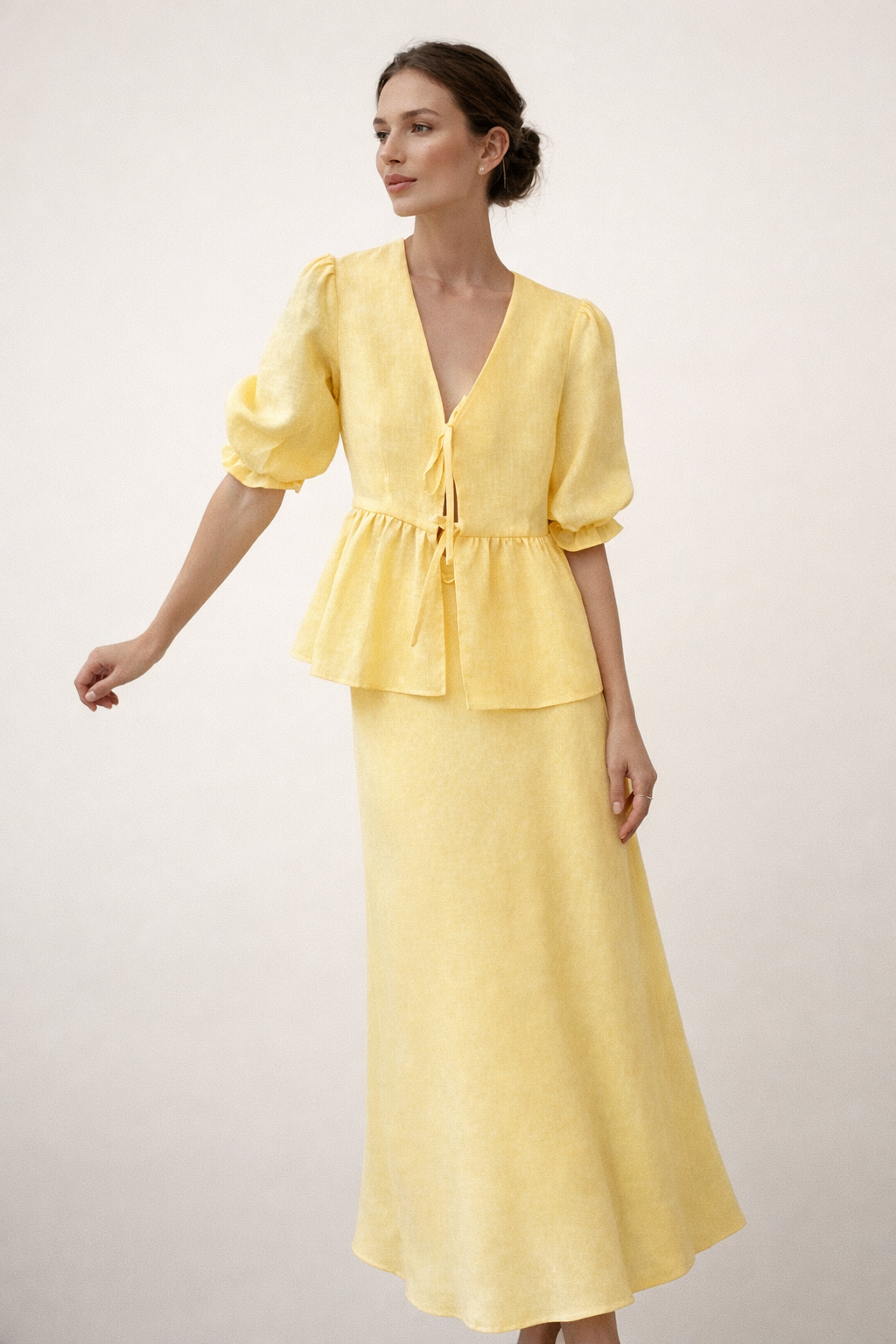 Conjunto para mujer de blusa con mangas abullonadas y falda larga - Emilia