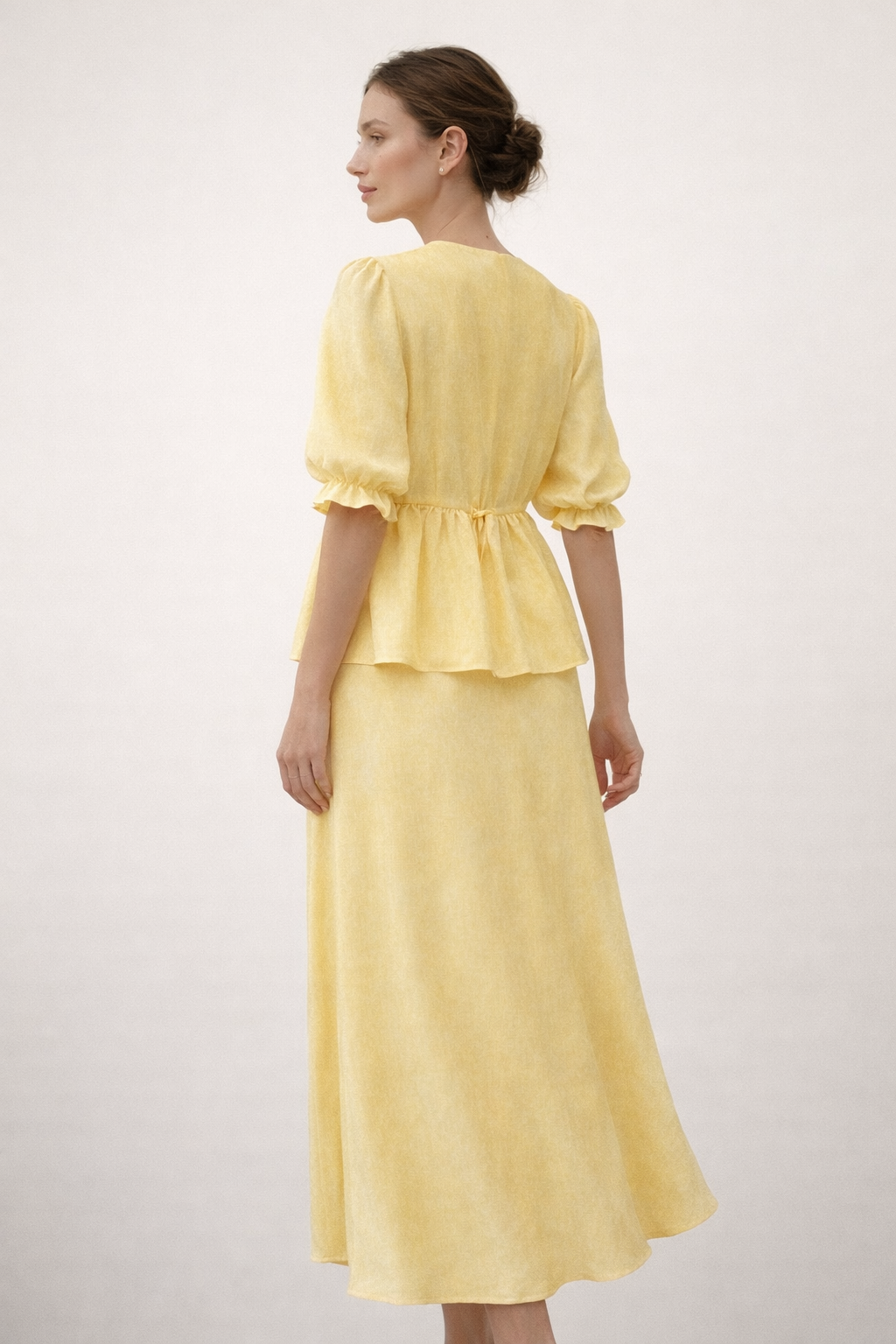 Conjunto para mujer de blusa con mangas abullonadas y falda larga - Emilia