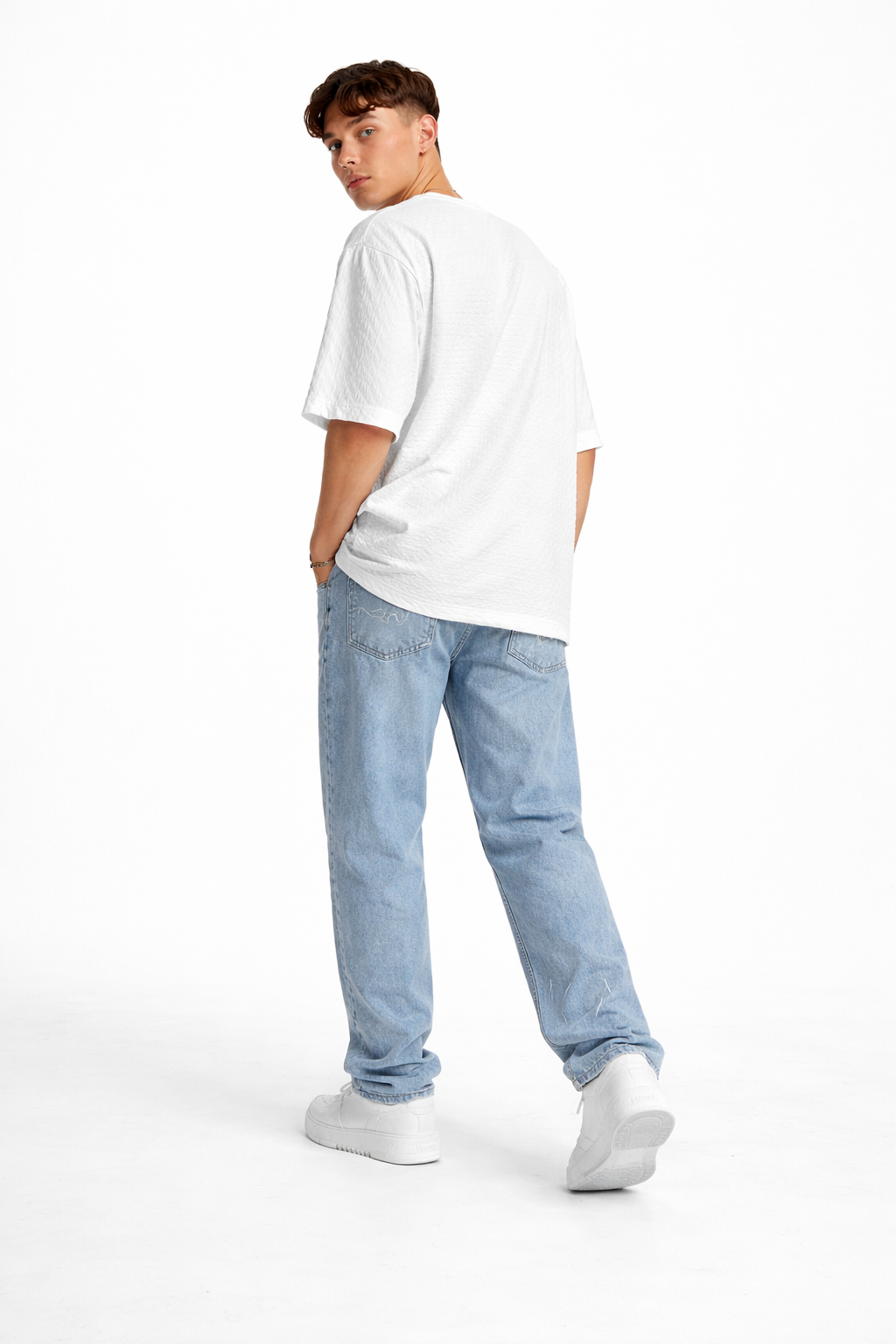 Pantalones vaqueros rectos con estampado