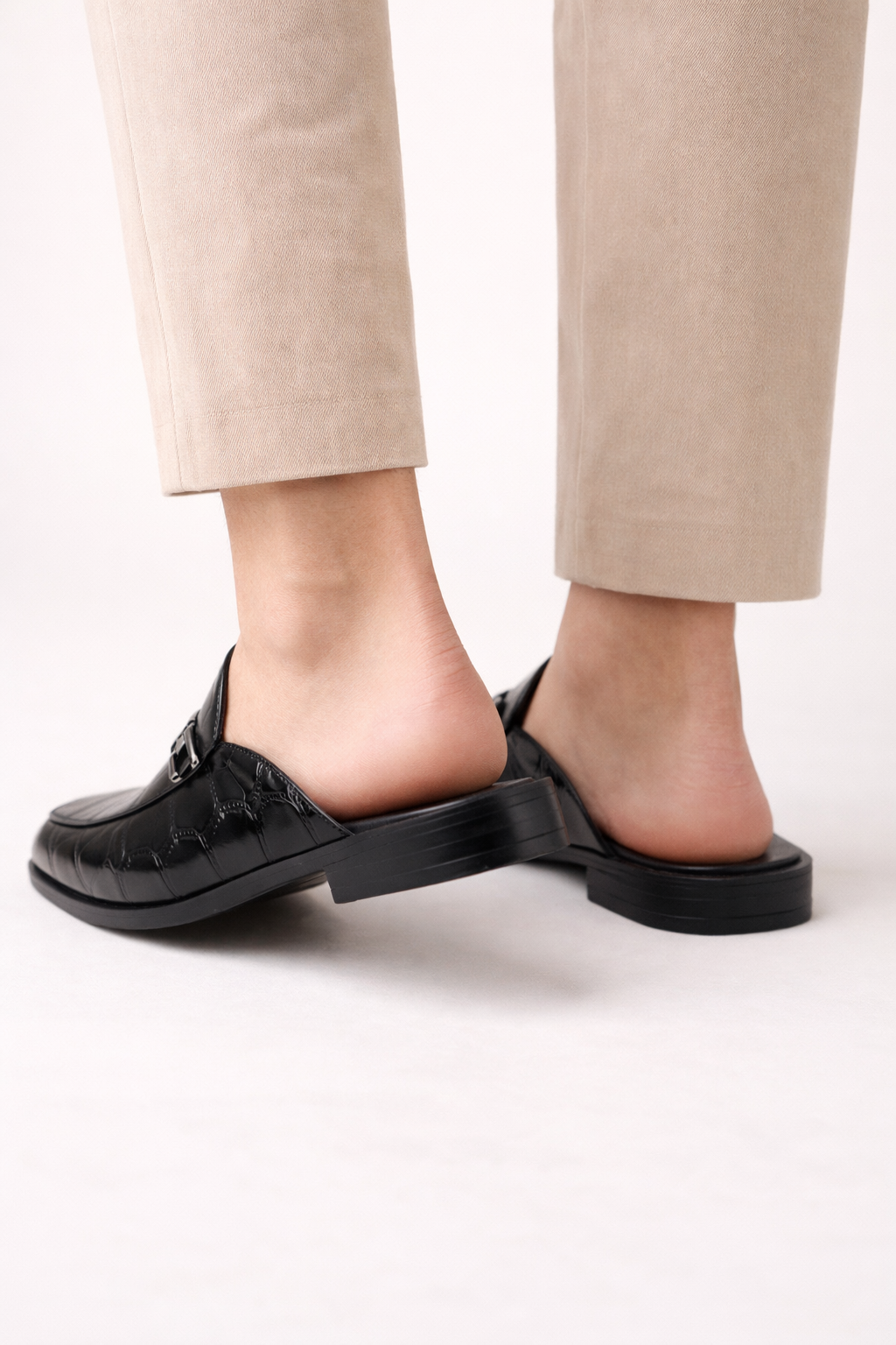 Mocasines abiertos con detalle metálico y estilo informal para hombre - Rainer