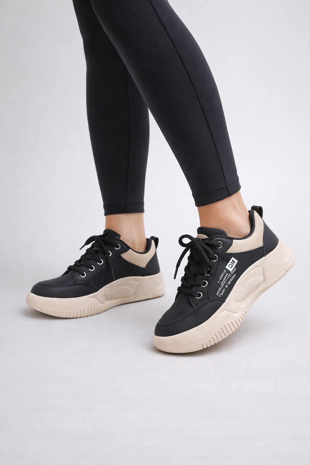 Tenis para mujer de plataforma baja con agujetas - Lira