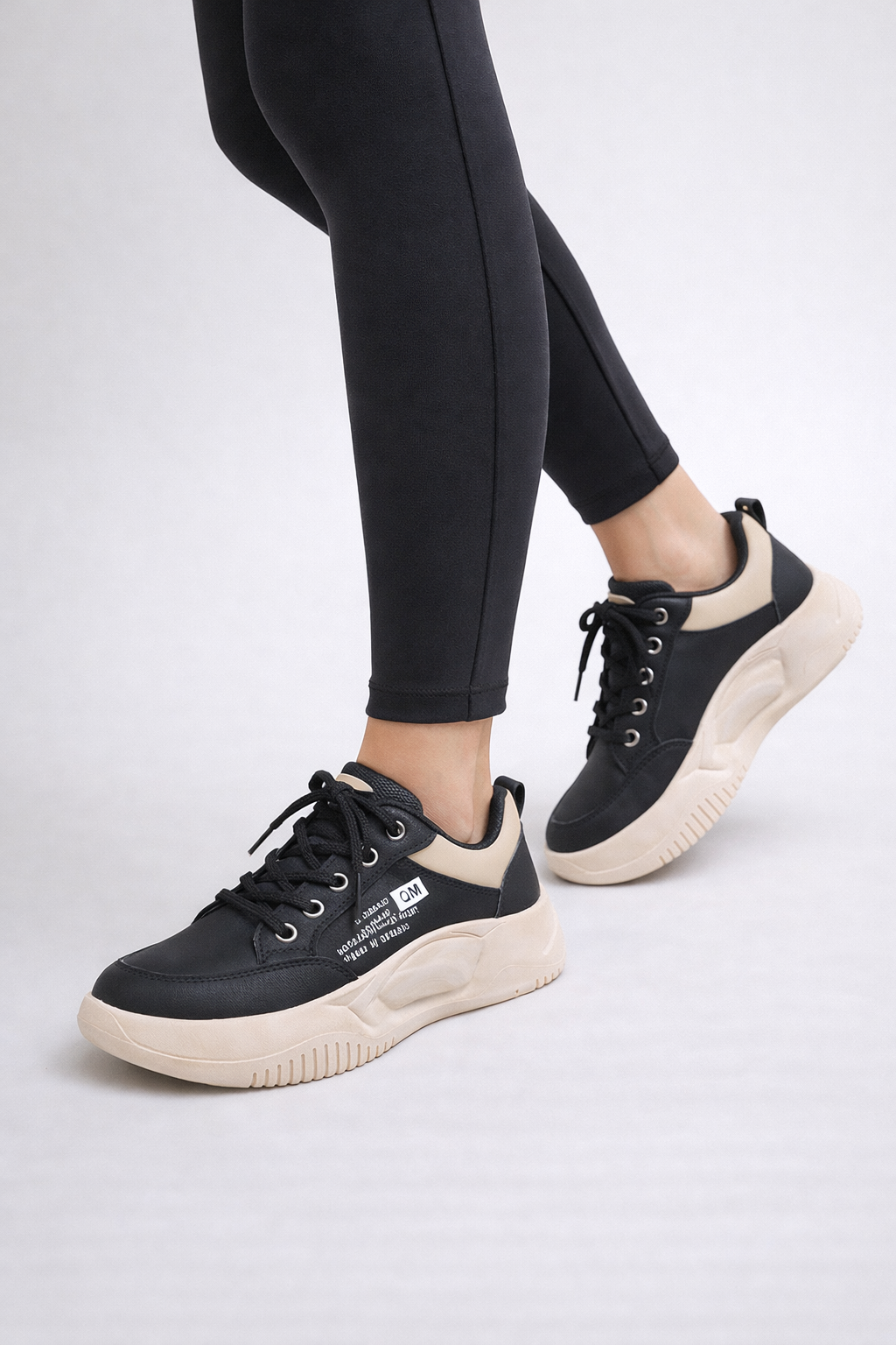 Tenis para mujer de plataforma baja con agujetas - Lira