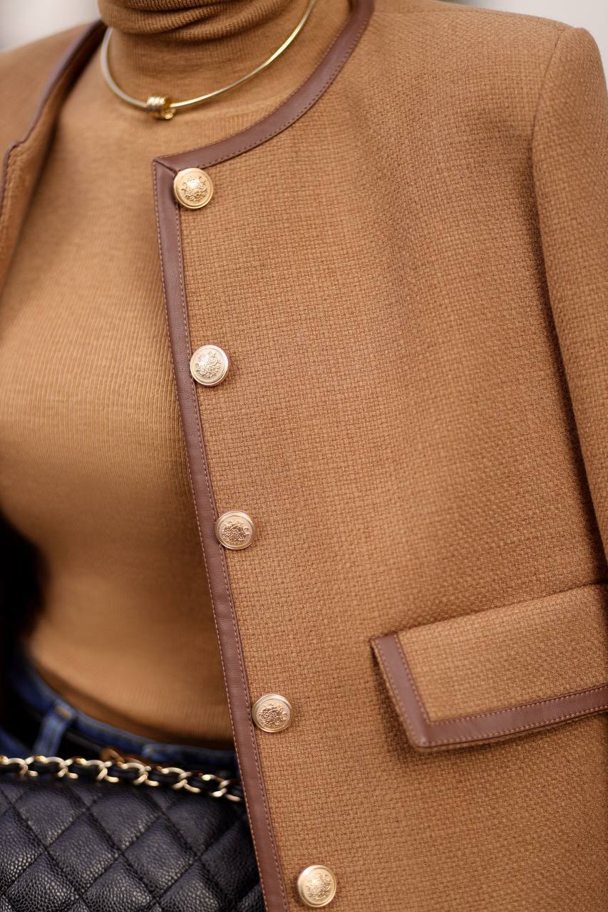 Chaqueta corta mujer cuello redondo botones bolsillos elegante atemporal - Liane