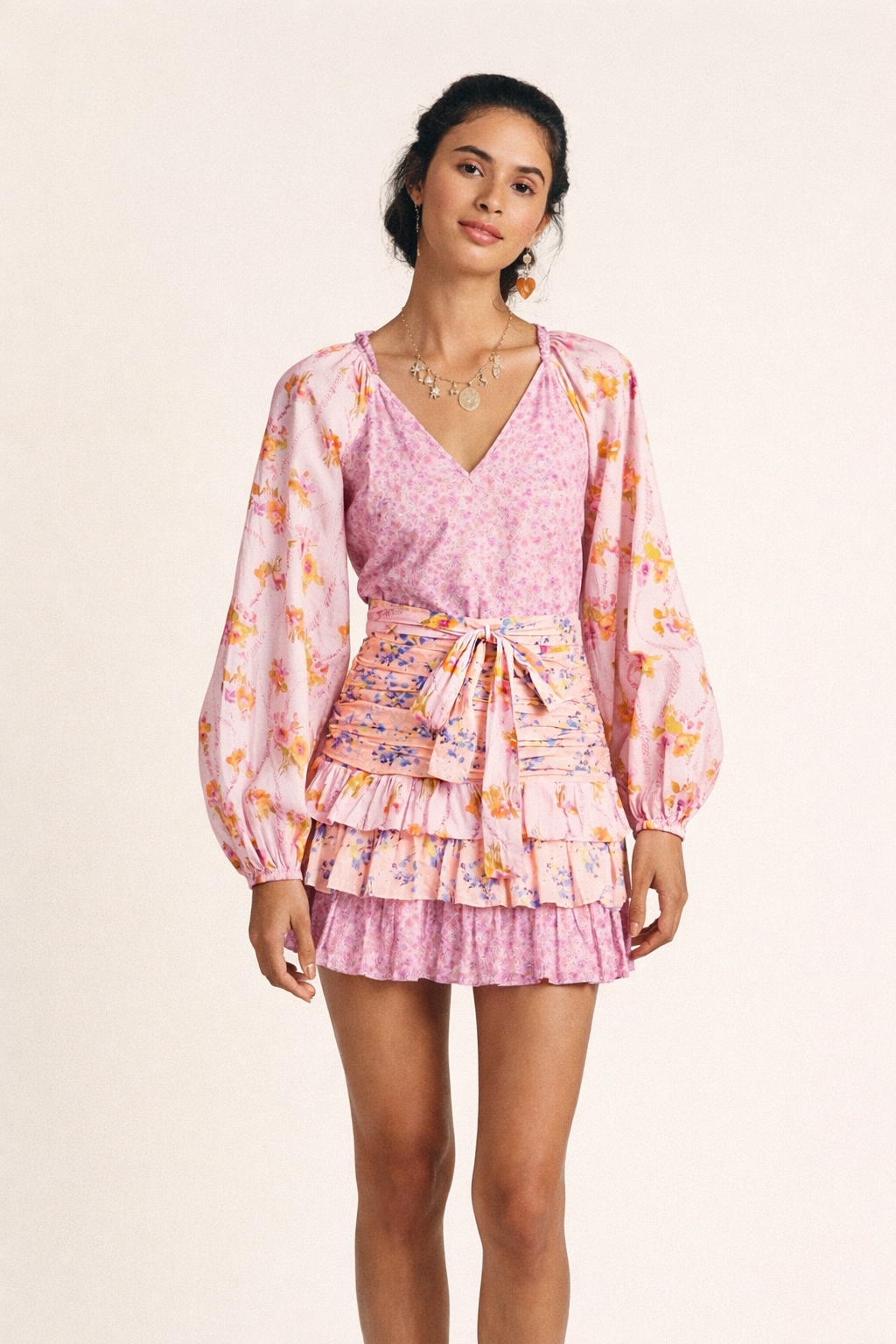 Vestido corto estilo boho con cruce en escote y volantes para mujer - Cinzia