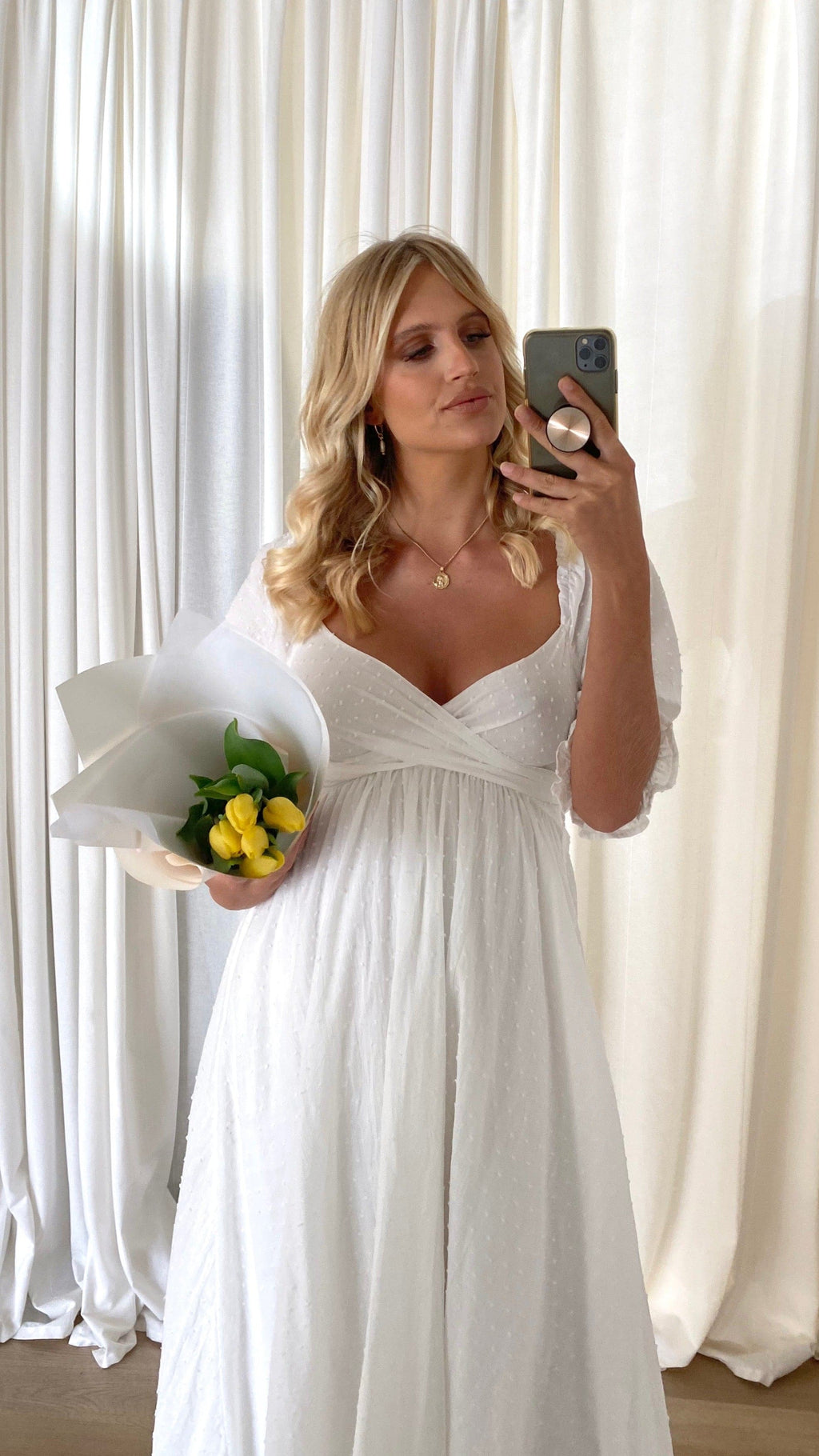 Vestido midi blanco mujer hombros descubiertos cuerpo fruncido mangas abullonadas - Renata