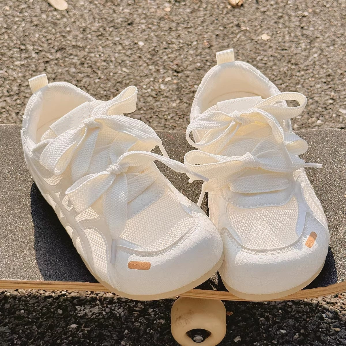 Tenis deportivos con cintas cruzadas para mujer - Alana