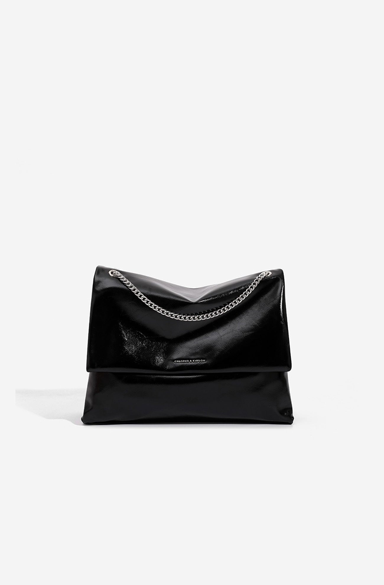 Bolsa de hombro para mujer con solapa y cadena metálica