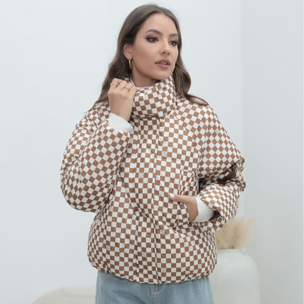 Chaqueta acolchada de algodón para mujer con patrón geométrico y cuello alto para un estilo moderno y uso diario