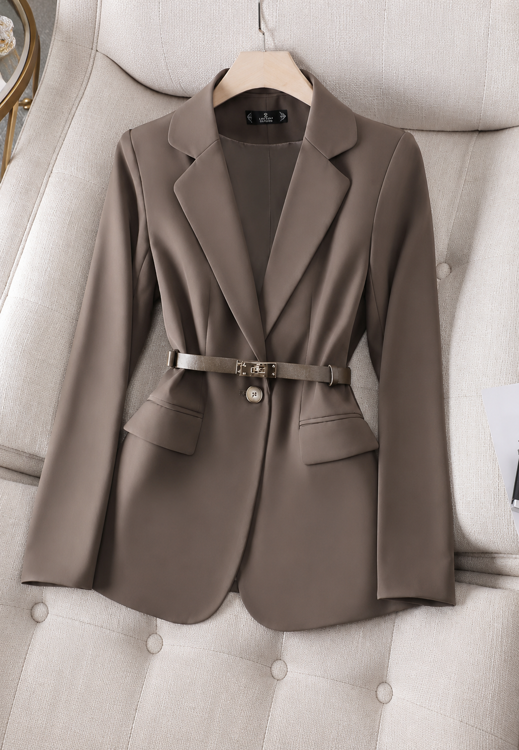 Blazer entallada mujer cinturón fino hebilla solapas bolsillos solapa sastre - Mila