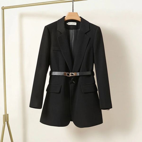 Blazer entallada mujer cinturón fino hebilla solapas bolsillos solapa sastre - Mila