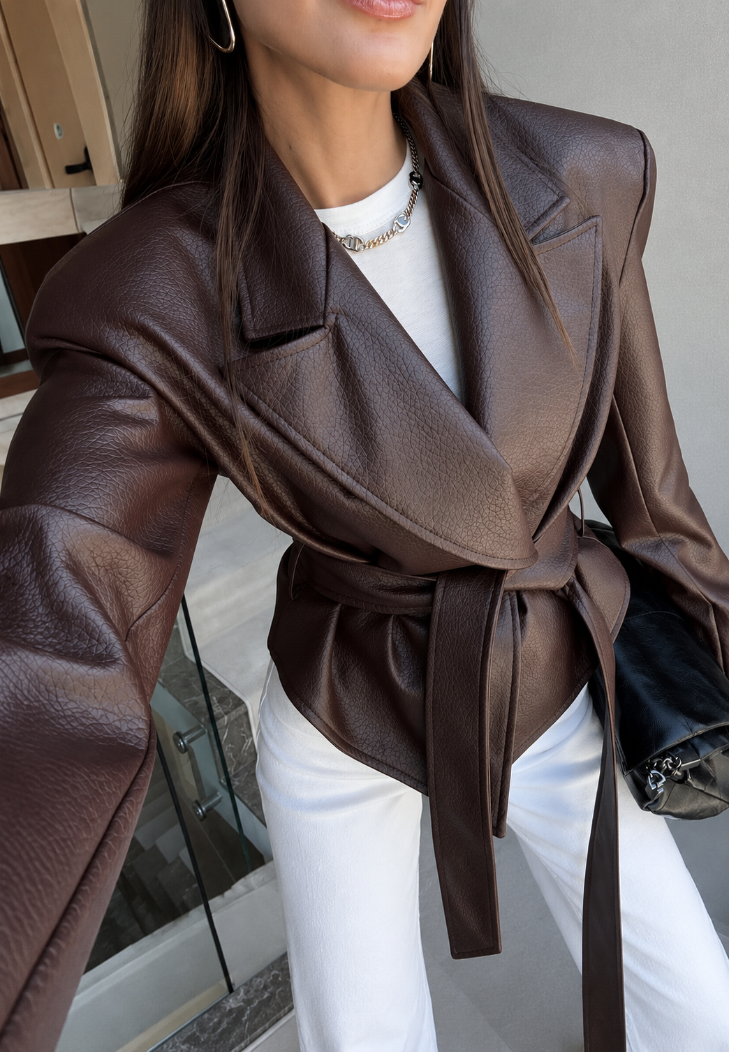 Blazer mujer efecto piel cinturón lazada solapas amplias hombros definidos - Elowen