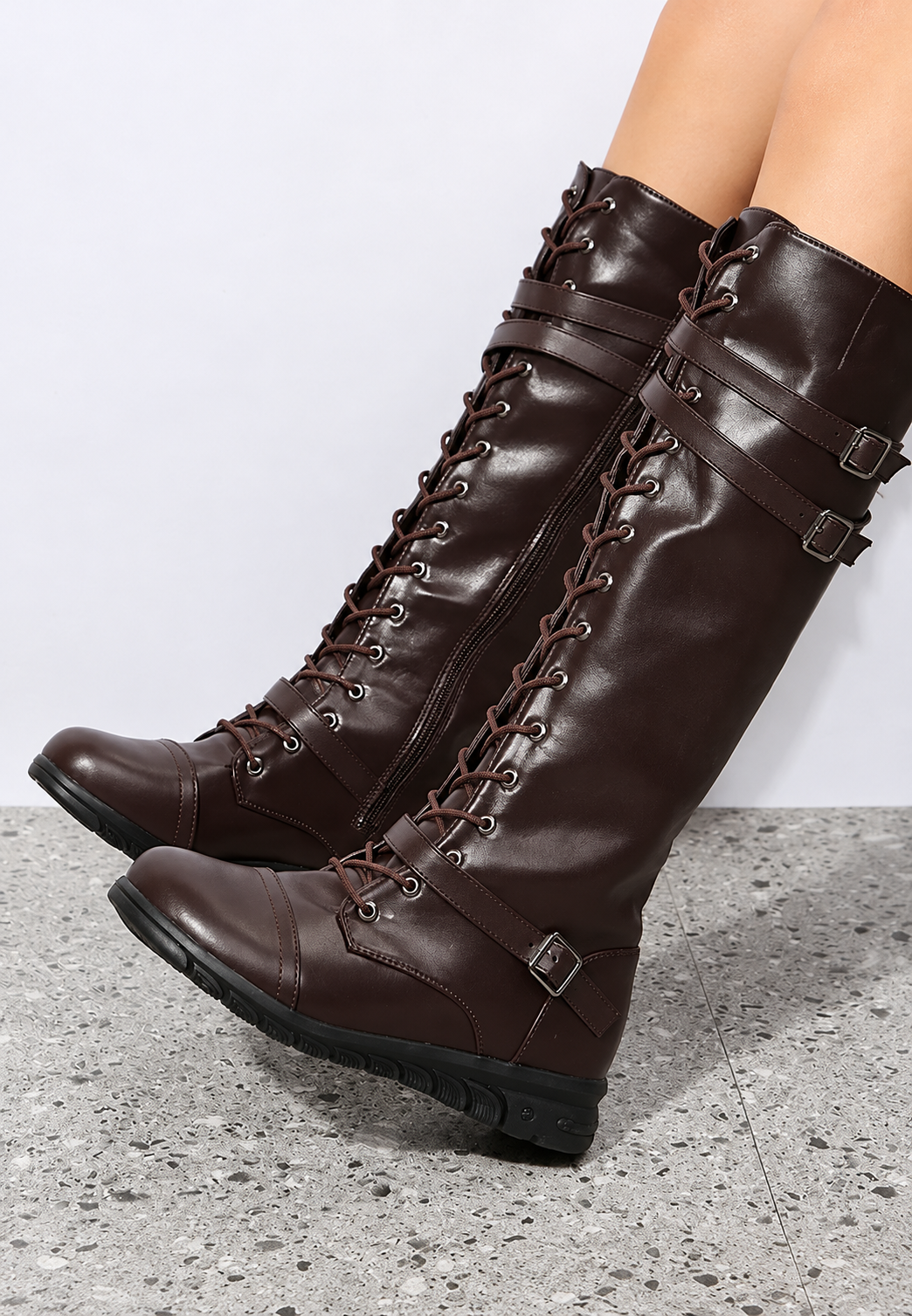 Botas altas mujer estilo militar cordones frontales hebillas metálicas tacón bajo - Bravena