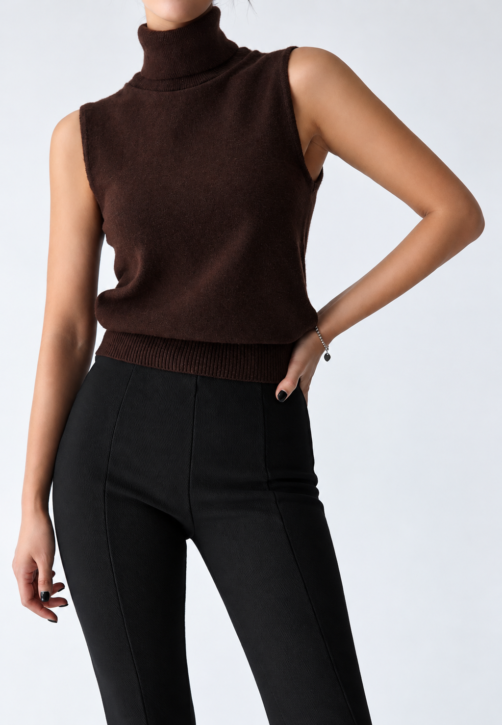 Blusa punto mujer sin mangas cuello alto minimalista entallada elegante - Velia