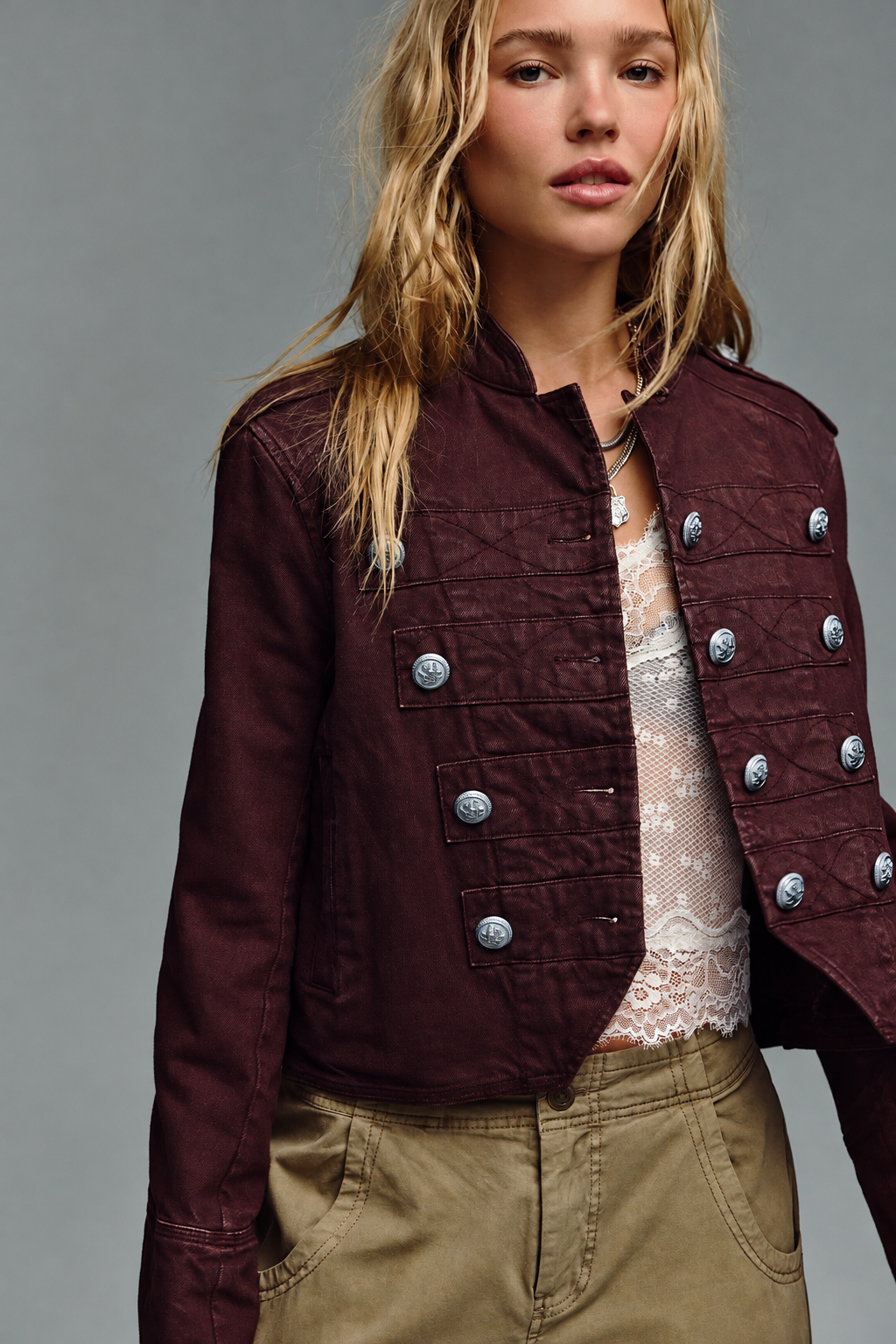 Chaqueta corta mujer cuello mao botones decorativos doble fila costuras pecho - Arlet