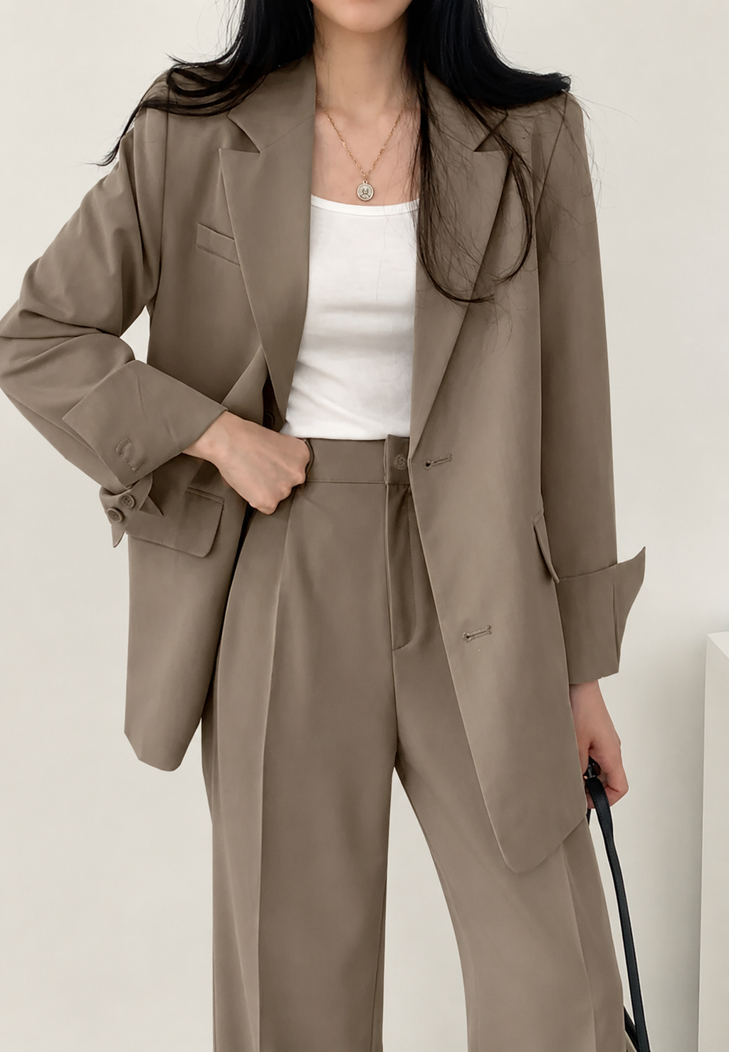 Conjunto dos piezas mujer blazer pantalón recto pinzas tiro alto solapas - Athena