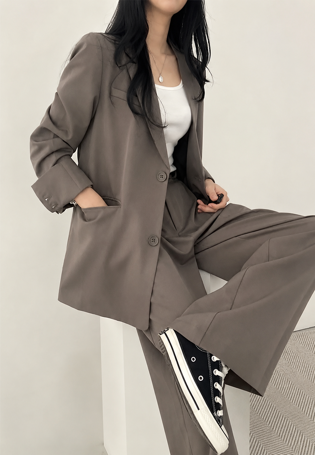 Conjunto dos piezas mujer blazer pantalón recto pinzas tiro alto solapas - Athena