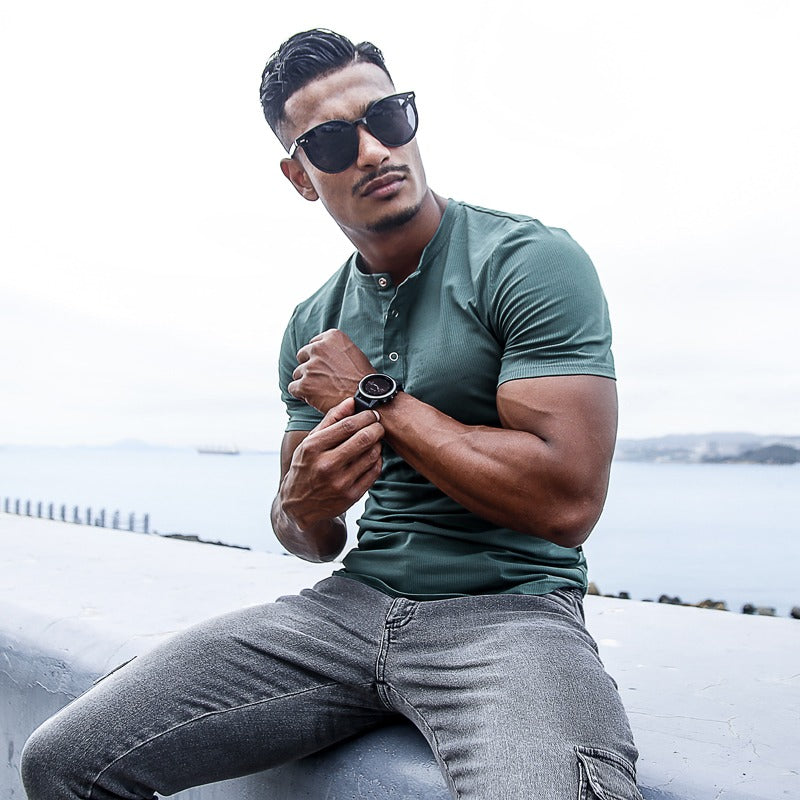 Camiseta hombre manga corta con botones cuello redondo ajustada algodón elástico