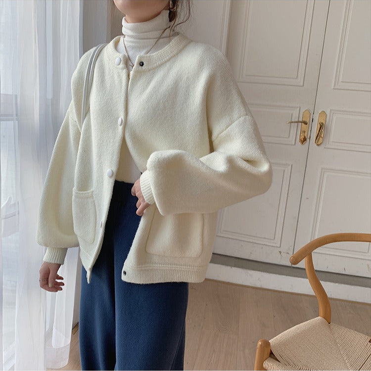 Cárdigan de mujer tricotado con cuello redondo y broches - Clémence