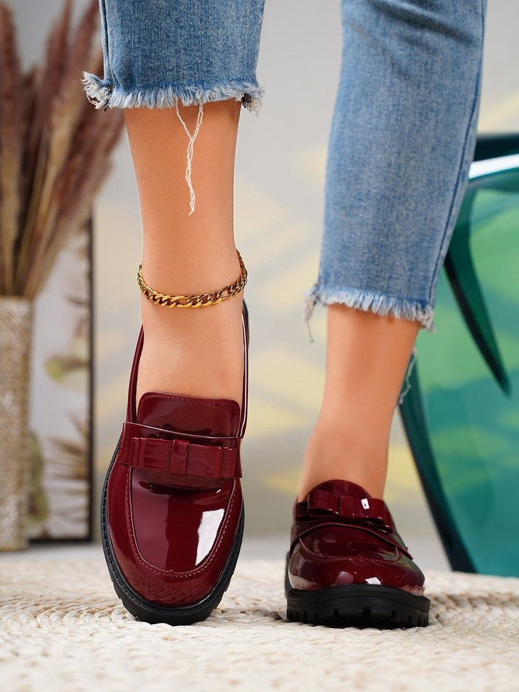 Mocasines de charol rojo brillante con suela gruesa para mujer - Victoria