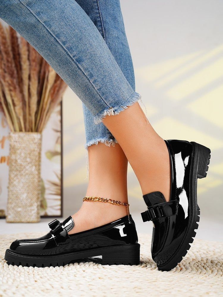 Mocasines de charol rojo brillante con suela gruesa para mujer - Victoria